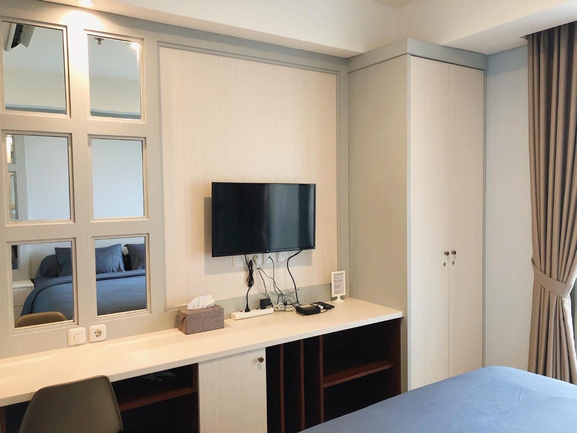 Gold Coast Pik Sea View Apartments By Longesuites Jakarta Room photo