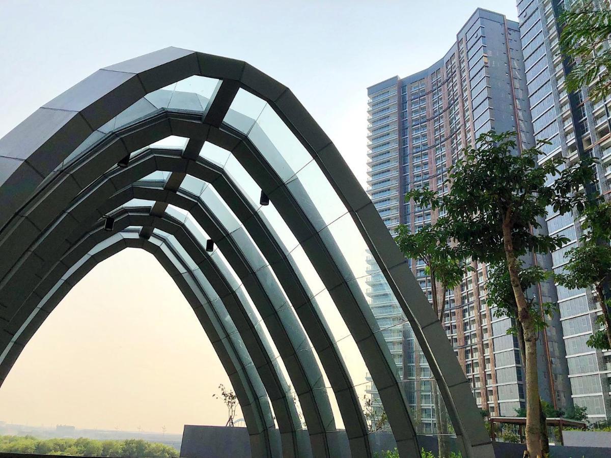 Gold Coast Pik Sea View Apartments By Longesuites Jakarta Exterior photo